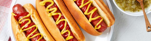 Hot dog sipas kuzhinës amerikane