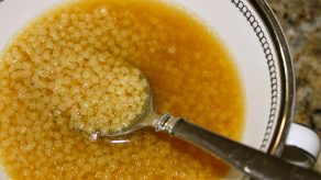Supë e Lehtë me Lëng Mishi - E Shijshme, e Shëndetshme