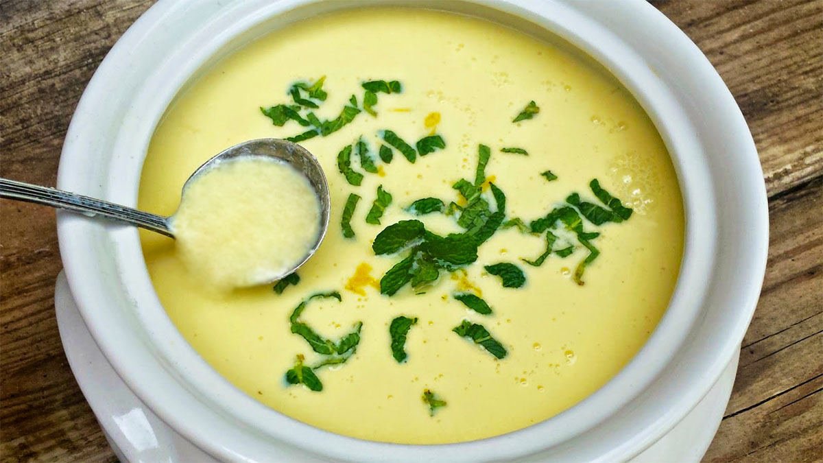 Supë me Kos dhe Lëng Mishi - E Pasur në Vlera Ushqyese me Shije Fantastike
