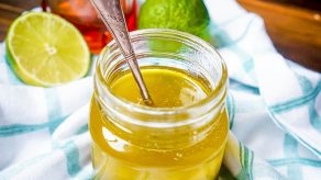 Mjaltë dhe Limon Jeshil - Shurupi Natyral Kundër Kollës