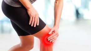Dhimbjet e Gjurit - Pse Shkaktohen dhe Mënyra e Duhur e Trajtimit në Shtëpi