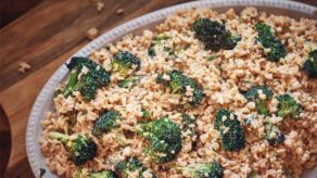 Kinoa me Mish Pule dhe Brokoli - Receta e Shëndetshme